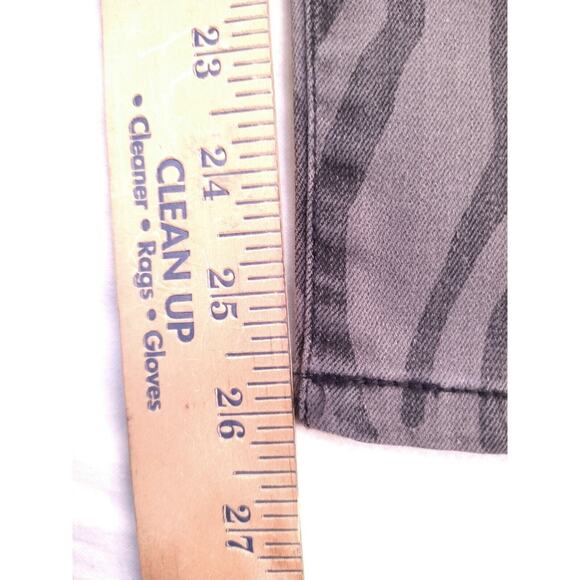 NWT Tinseltown Juniors Mid Rise Skinny Sz 1 Gray Zebra Jeans - Picture 8 of 12